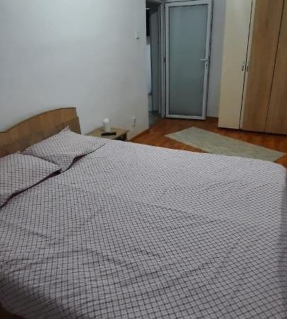 Apartament La Denis Bîrlad Exteriér fotografie