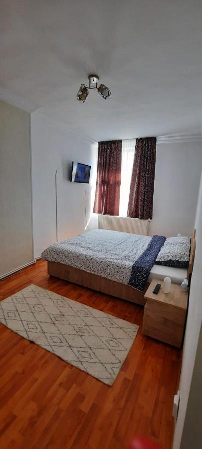 Apartament La Denis Bîrlad Exteriér fotografie
